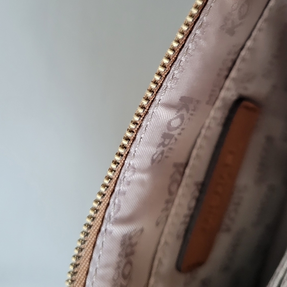 NWOT Michael Kors Brown Wallet/Wristlet OS - Picture 5 of 8